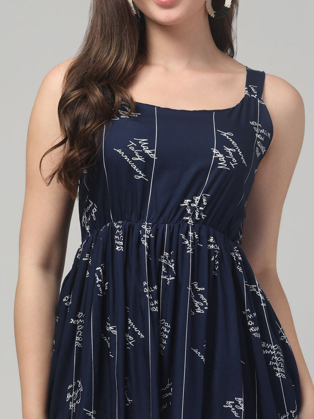 Clobug Women Blue Typography Tunic Top