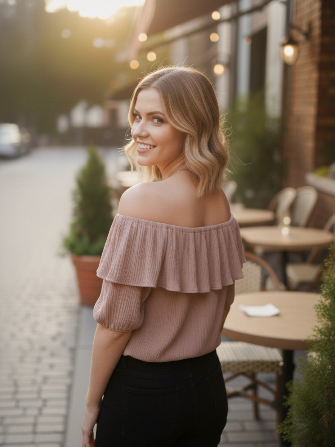 Clobug Women’s Off-Shoulder Ruffle Top