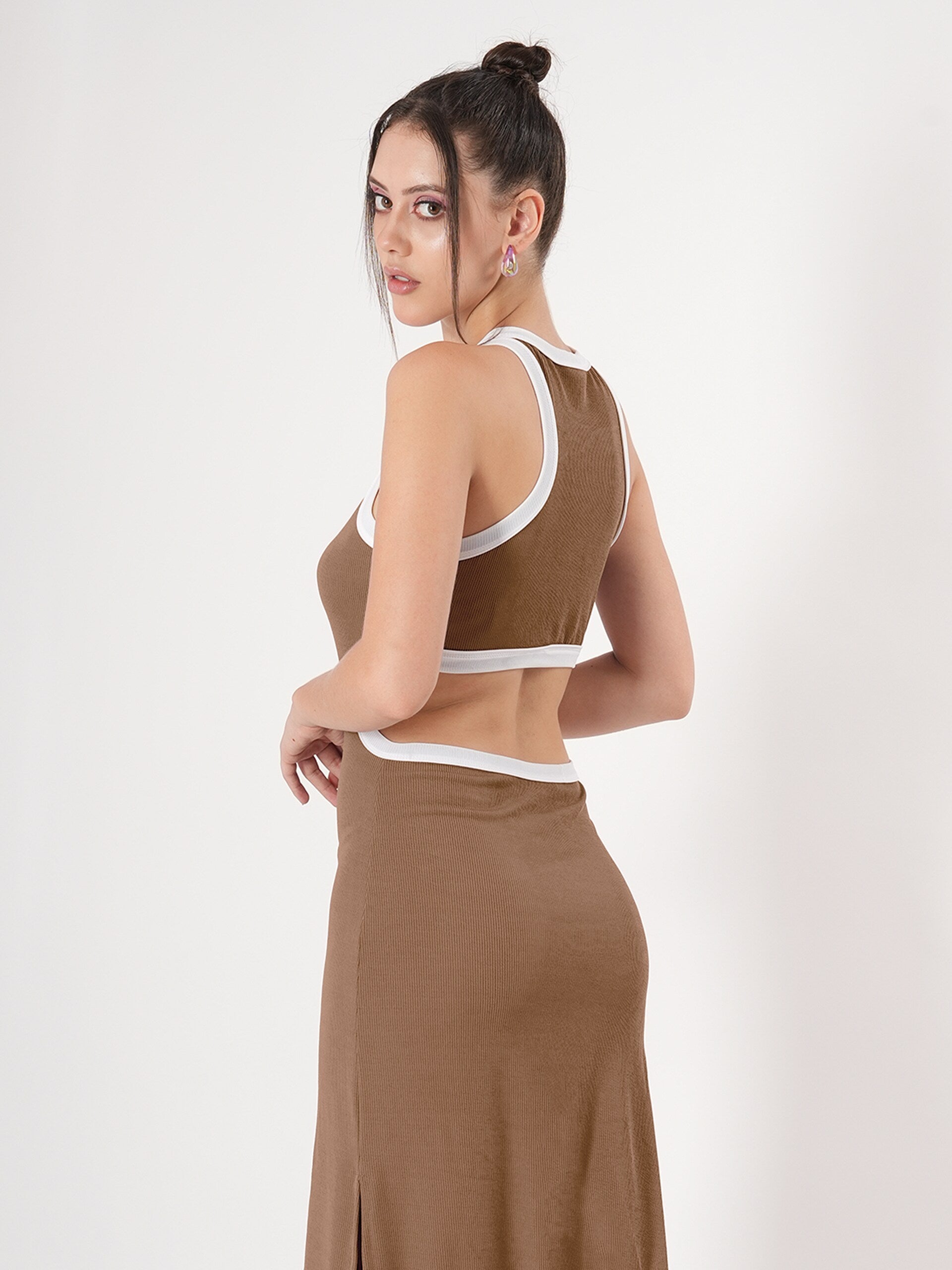 #color_brown